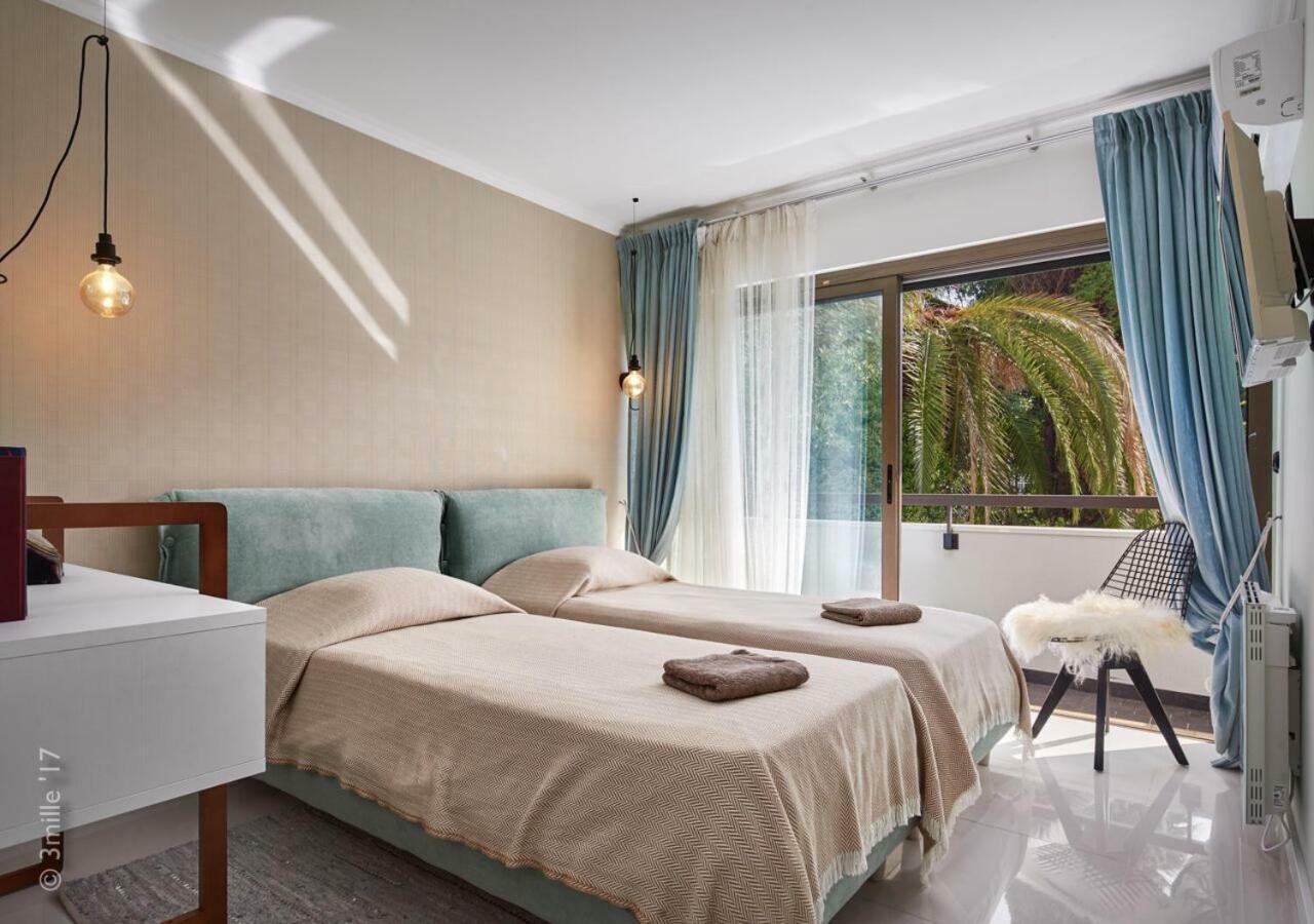 Fleur De Lys * Cannes